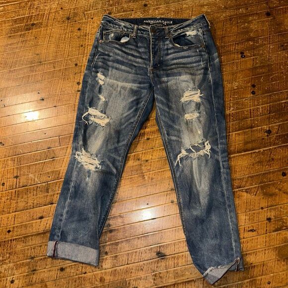 American Eagle destroyed relaxed 8 Tomgirl jeans - Picture 1 of 3